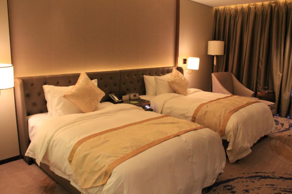 Howard Johnson Qinlu Plaza 鹰潭 外观 照片