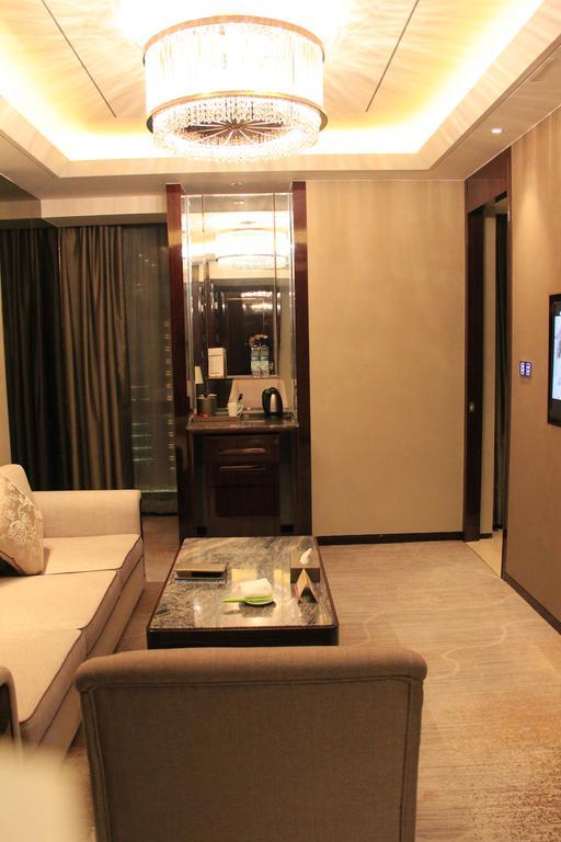 Howard Johnson Qinlu Plaza 鹰潭 外观 照片