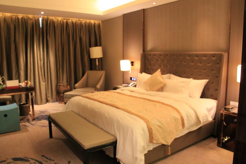 Howard Johnson Qinlu Plaza 鹰潭 外观 照片
